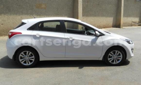 Nunua Ilio tumika Hyundai i30 White Gari ndani ya Manzini nchini Manzini Nunua Ilio tumika Hyundai i30 White Gari ndani ya Manzini nchini Manzini