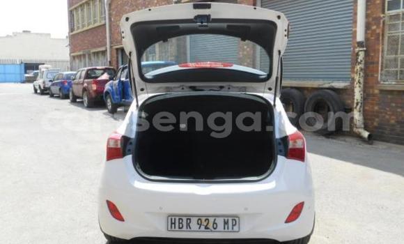 Nunua Ilio tumika Hyundai i30 White Gari ndani ya Manzini nchini Manzini Nunua Ilio tumika Hyundai i30 White Gari ndani ya Manzini nchini Manzini