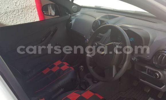 Nunua Ilio tumika Chevrolet S-10 Pickup White Gari ndani ya Ezulwini nchini Hhohho Nunua Ilio tumika Chevrolet S-10 Pickup White Gari ndani ya Ezulwini nchini Hhohho