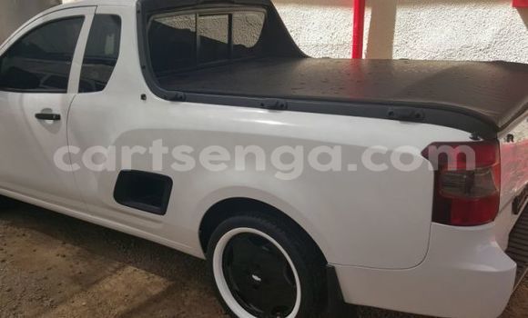 Nunua Ilio tumika Chevrolet S-10 Pickup White Gari ndani ya Ezulwini nchini Hhohho Nunua Ilio tumika Chevrolet S-10 Pickup White Gari ndani ya Ezulwini nchini Hhohho