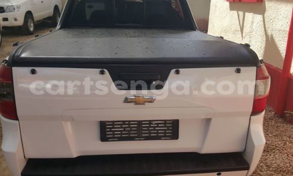Nunua Ilio tumika Chevrolet S-10 Pickup White Gari ndani ya Ezulwini nchini Hhohho Nunua Ilio tumika Chevrolet S-10 Pickup White Gari ndani ya Ezulwini nchini Hhohho