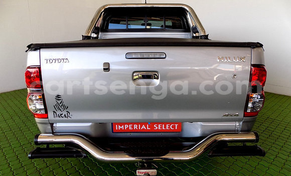 Nunua Ilio tumika Toyota Hilux Silver Gari ndani ya Bulembu nchini Hhohho Nunua Ilio tumika Toyota Hilux Silver Gari ndani ya Bulembu nchini Hhohho