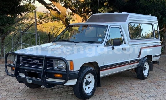 Nunua Ilio tumika Toyota Hilux Blue Gari ndani ya Bulembu nchini Hhohho Nunua Ilio tumika Toyota Hilux Blue Gari ndani ya Bulembu nchini Hhohho