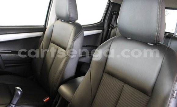 Nunua Ilio tumika Isuzu KB White Gari ndani ya Ezulwini nchini Hhohho Nunua Ilio tumika Isuzu KB White Gari ndani ya Ezulwini nchini Hhohho