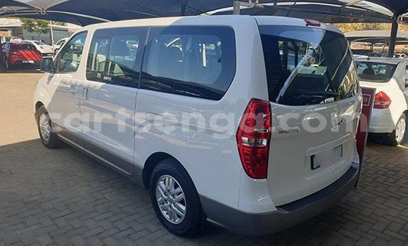 Acheter Occasion Voiture Hyundai H1 Blanc à Ezulwini, Hhohho Acheter Occasion Voiture Hyundai H1 Blanc à Ezulwini, Hhohho