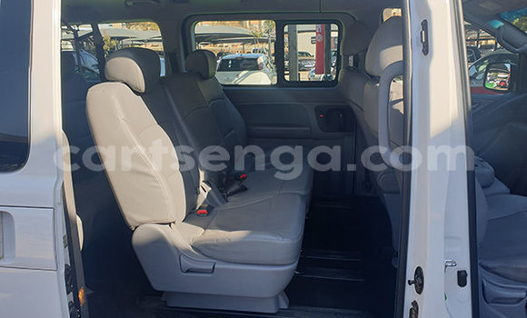 Acheter Occasion Voiture Hyundai H1 Blanc à Ezulwini, Hhohho Acheter Occasion Voiture Hyundai H1 Blanc à Ezulwini, Hhohho