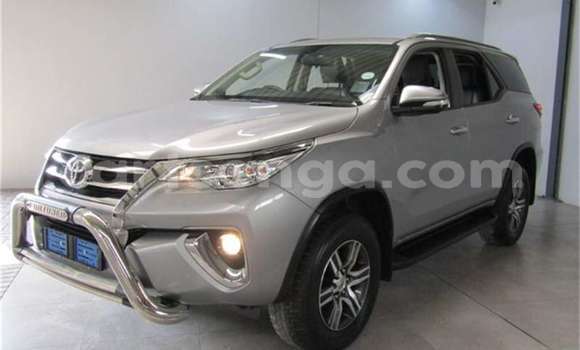 Buy Used Toyota Fortuner Silver Car in Bhunya in Manzini Buy Used Toyota Fortuner Silver Car in Bhunya in Manzini