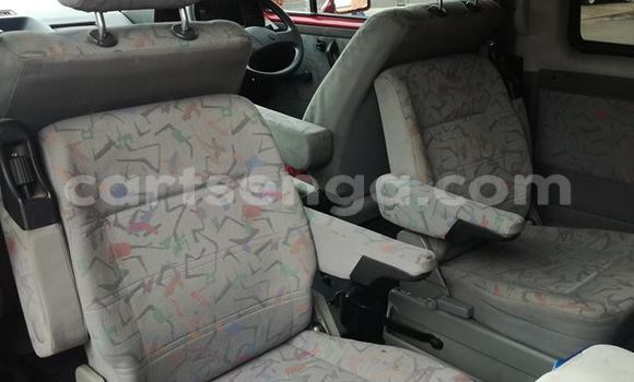 Acheter Occasion Voiture Volkswagen Caravelle Rouge à Ezulwini, Hhohho Acheter Occasion Voiture Volkswagen Caravelle Rouge à Ezulwini, Hhohho