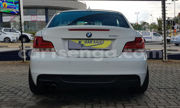 Nunua Ilio tumika BMW 315 White Gari ndani ya Ezulwini nchini Hhohho Nunua Ilio tumika BMW 315 White Gari ndani ya Ezulwini nchini Hhohho