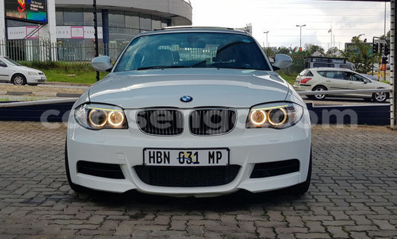 Nunua Ilio tumika BMW 315 White Gari ndani ya Ezulwini nchini Hhohho Nunua Ilio tumika BMW 315 White Gari ndani ya Ezulwini nchini Hhohho