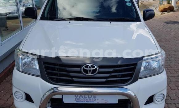 Nunua Ilio tumika Toyota Hilux White Gari ndani ya Ezulwini nchini Hhohho Nunua Ilio tumika Toyota Hilux White Gari ndani ya Ezulwini nchini Hhohho