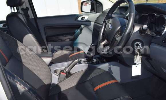 Nunua Ilio tumika Ford Ranger Silver Gari ndani ya Bulembu nchini Hhohho Nunua Ilio tumika Ford Ranger Silver Gari ndani ya Bulembu nchini Hhohho