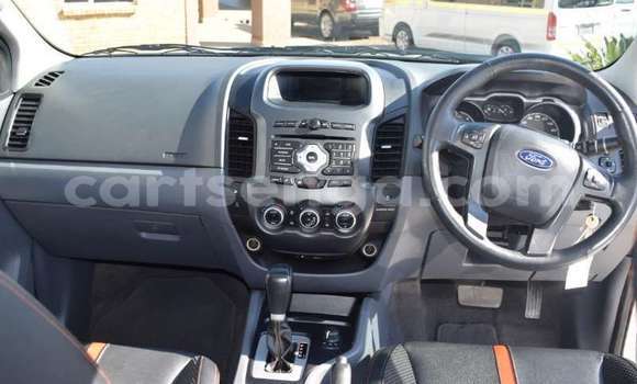 Nunua Ilio tumika Ford Ranger Silver Gari ndani ya Bulembu nchini Hhohho Nunua Ilio tumika Ford Ranger Silver Gari ndani ya Bulembu nchini Hhohho