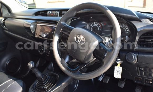 Nunua Ilio tumika Toyota Hilux White Gari ndani ya Bulembu nchini Hhohho Nunua Ilio tumika Toyota Hilux White Gari ndani ya Bulembu nchini Hhohho