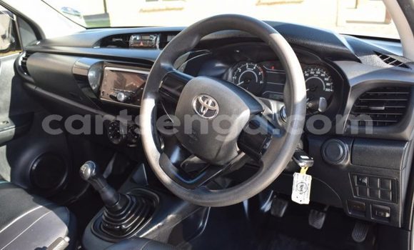 Nunua Ilio tumika Toyota Hilux White Gari ndani ya Bulembu nchini Hhohho Nunua Ilio tumika Toyota Hilux White Gari ndani ya Bulembu nchini Hhohho