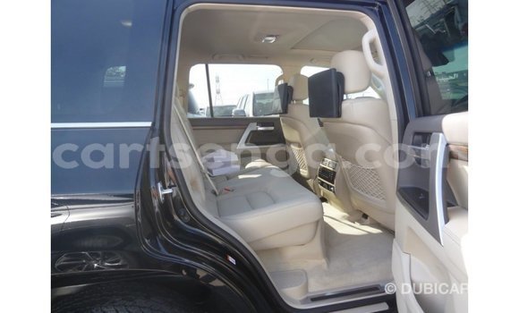Nunua Imported Toyota Land Cruiser Black Gari ndani ya Import - Dubai nchini Hhohho Nunua Imported Toyota Land Cruiser Black Gari ndani ya Import - Dubai nchini Hhohho