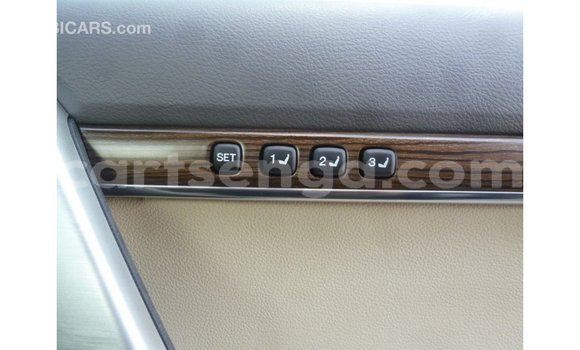 Nunua Imported Toyota Land Cruiser Black Gari ndani ya Import - Dubai nchini Hhohho Nunua Imported Toyota Land Cruiser Black Gari ndani ya Import - Dubai nchini Hhohho