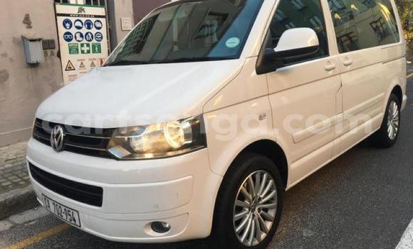 Nunua Ilio tumika Volkswagen Caravelle White Gari ndani ya Mbabane nchini Manzini Nunua Ilio tumika Volkswagen Caravelle White Gari ndani ya Mbabane nchini Manzini