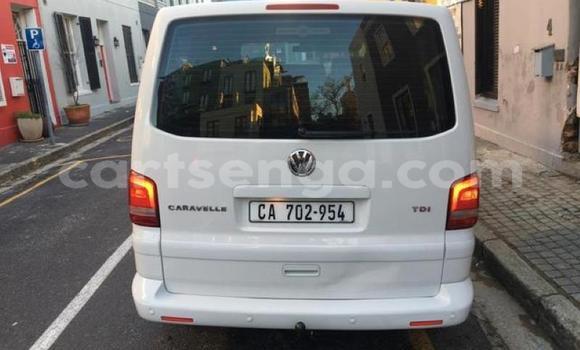 Nunua Ilio tumika Volkswagen Caravelle White Gari ndani ya Mbabane nchini Manzini Nunua Ilio tumika Volkswagen Caravelle White Gari ndani ya Mbabane nchini Manzini