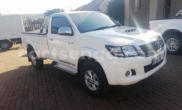 Nunua Ilio tumika Toyota Hilux White Gari ndani ya Manzini nchini Manzini Nunua Ilio tumika Toyota Hilux White Gari ndani ya Manzini nchini Manzini