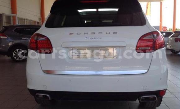 Buy Used Porsche Cayenne White Car in Matsapha in Manzini Buy Used Porsche Cayenne White Car in Matsapha in Manzini