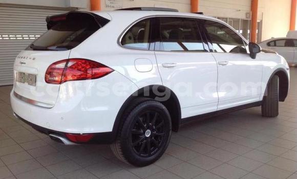Buy Used Porsche Cayenne White Car in Matsapha in Manzini Buy Used Porsche Cayenne White Car in Matsapha in Manzini