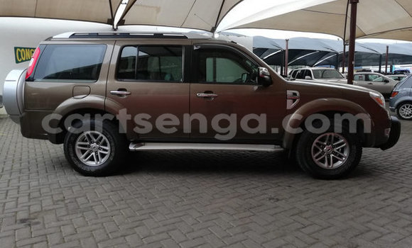 Nunua Ilio tumika Ford Everest Beige Gari ndani ya Ezulwini nchini Hhohho Nunua Ilio tumika Ford Everest Beige Gari ndani ya Ezulwini nchini Hhohho