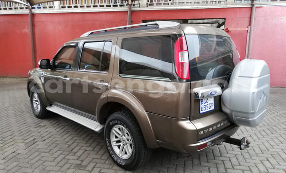 Nunua Ilio tumika Ford Everest Beige Gari ndani ya Ezulwini nchini Hhohho Nunua Ilio tumika Ford Everest Beige Gari ndani ya Ezulwini nchini Hhohho