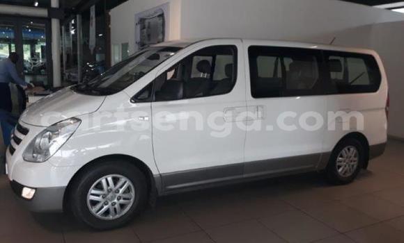 Acheter Occasion Voiture Hyundai H1 Blanc à Ezulwini, Hhohho Acheter Occasion Voiture Hyundai H1 Blanc à Ezulwini, Hhohho