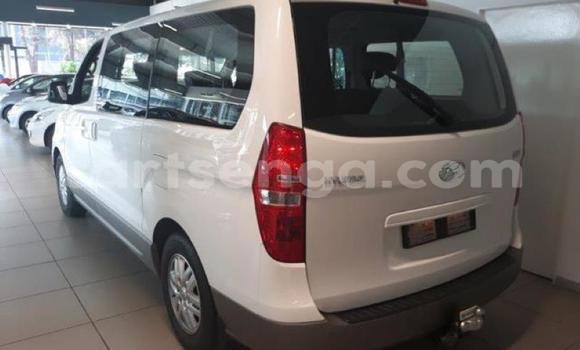 Acheter Occasion Voiture Hyundai H1 Blanc à Ezulwini, Hhohho Acheter Occasion Voiture Hyundai H1 Blanc à Ezulwini, Hhohho