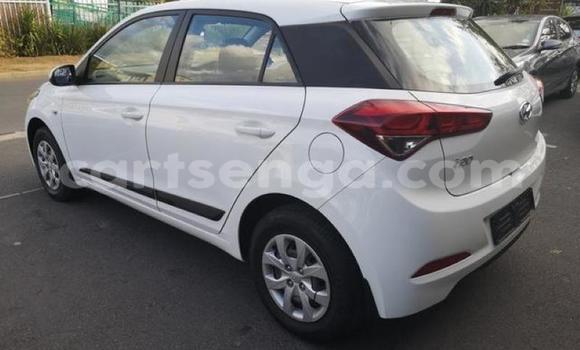Acheter Occasion Voiture Hyundai i20 Blanc à Ezulwini, Hhohho Acheter Occasion Voiture Hyundai i20 Blanc à Ezulwini, Hhohho
