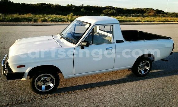 Buy Used Nissan Pickup White Car in Ezulwini in Hhohho Buy Used Nissan Pickup White Car in Ezulwini in Hhohho