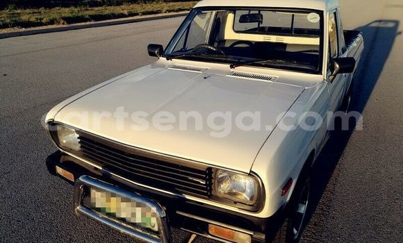 Buy Used Nissan Pickup White Car in Ezulwini in Hhohho Buy Used Nissan Pickup White Car in Ezulwini in Hhohho