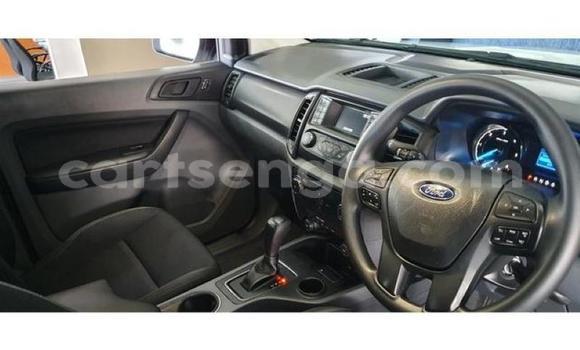 Nunua Ilio tumika Ford Everest White Gari ndani ya Manzini nchini Manzini Nunua Ilio tumika Ford Everest White Gari ndani ya Manzini nchini Manzini