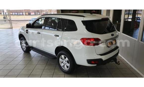 Nunua Ilio tumika Ford Everest White Gari ndani ya Manzini nchini Manzini Nunua Ilio tumika Ford Everest White Gari ndani ya Manzini nchini Manzini