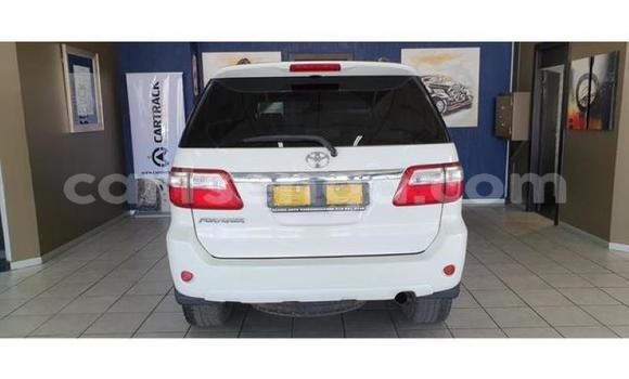 Nunua Ilio tumika Toyota Fortuner White Gari ndani ya Manzini nchini Manzini Nunua Ilio tumika Toyota Fortuner White Gari ndani ya Manzini nchini Manzini