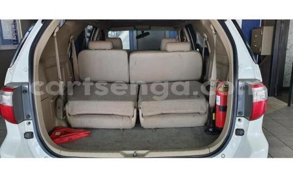 Nunua Ilio tumika Toyota Fortuner White Gari ndani ya Manzini nchini Manzini Nunua Ilio tumika Toyota Fortuner White Gari ndani ya Manzini nchini Manzini