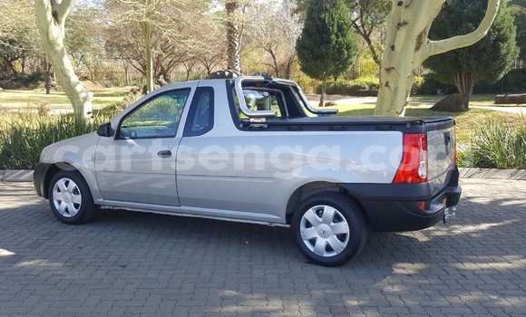 Acheter Occasion Voiture Nissan NP 300 Gris à Bulembu, Hhohho Acheter Occasion Voiture Nissan NP 300 Gris à Bulembu, Hhohho