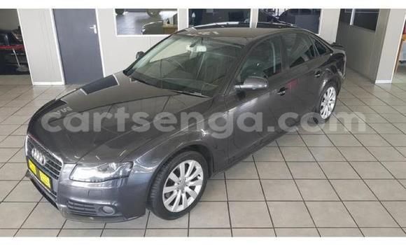 Nunua Ilio tumika Audi A4 Black Gari ndani ya Manzini nchini Manzini Nunua Ilio tumika Audi A4 Black Gari ndani ya Manzini nchini Manzini