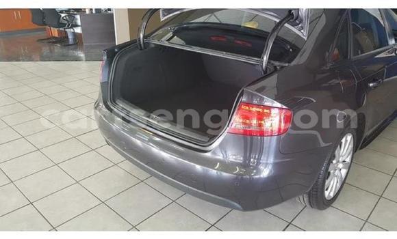 Nunua Ilio tumika Audi A4 Black Gari ndani ya Manzini nchini Manzini Nunua Ilio tumika Audi A4 Black Gari ndani ya Manzini nchini Manzini