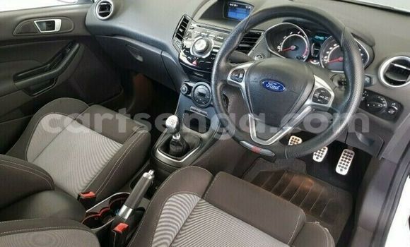 Acheter Occasion Voiture Ford Fiesta ST Blanc à Ezulwini, Hhohho Acheter Occasion Voiture Ford Fiesta ST Blanc à Ezulwini, Hhohho