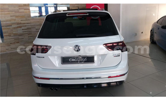 Nunua Ilio tumika Volkswagen Tiguan White Gari ndani ya Ezulwini nchini Hhohho Nunua Ilio tumika Volkswagen Tiguan White Gari ndani ya Ezulwini nchini Hhohho