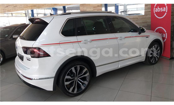 Nunua Ilio tumika Volkswagen Tiguan White Gari ndani ya Ezulwini nchini Hhohho Nunua Ilio tumika Volkswagen Tiguan White Gari ndani ya Ezulwini nchini Hhohho