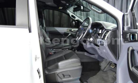 Acheter Occasion Voiture Ford Everest Blanc à Ezulwini, Hhohho Acheter Occasion Voiture Ford Everest Blanc à Ezulwini, Hhohho