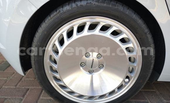 Nunua Ilio tumika Volkswagen Polo White Gari ndani ya Ezulwini nchini Hhohho Nunua Ilio tumika Volkswagen Polo White Gari ndani ya Ezulwini nchini Hhohho