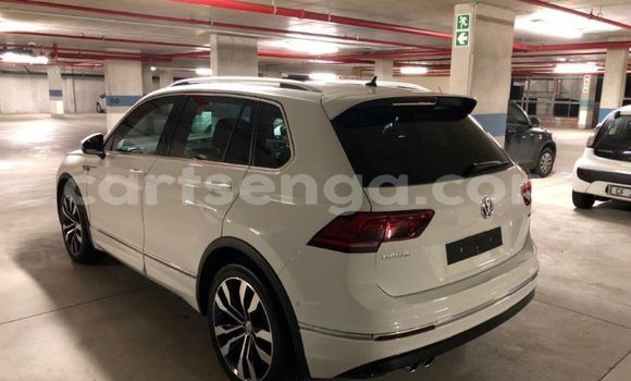 Nunua Ilio tumika Volkswagen Tiguan White Gari ndani ya Ezulwini nchini Hhohho Nunua Ilio tumika Volkswagen Tiguan White Gari ndani ya Ezulwini nchini Hhohho