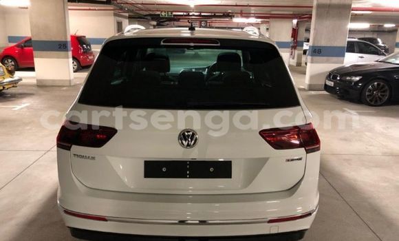 Nunua Ilio tumika Volkswagen Tiguan White Gari ndani ya Ezulwini nchini Hhohho Nunua Ilio tumika Volkswagen Tiguan White Gari ndani ya Ezulwini nchini Hhohho