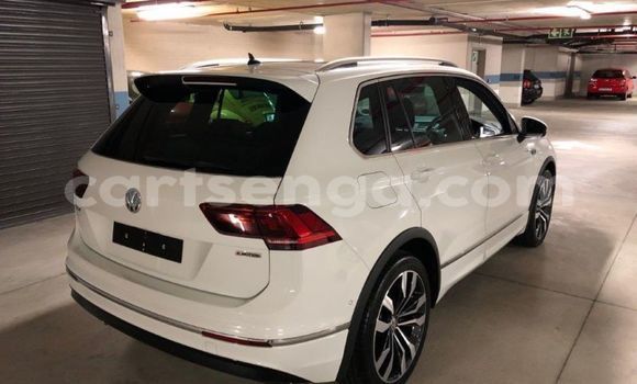 Nunua Ilio tumika Volkswagen Tiguan White Gari ndani ya Ezulwini nchini Hhohho Nunua Ilio tumika Volkswagen Tiguan White Gari ndani ya Ezulwini nchini Hhohho