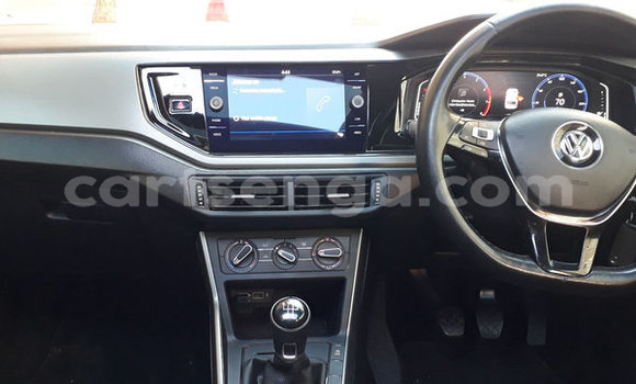 Nunua Ilio tumika Volkswagen Polo Blue Gari ndani ya Ezulwini nchini Hhohho Nunua Ilio tumika Volkswagen Polo Blue Gari ndani ya Ezulwini nchini Hhohho