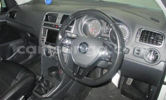 Nunua Ilio tumika Volkswagen Polo Silver Gari ndani ya Manzini nchini Manzini Nunua Ilio tumika Volkswagen Polo Silver Gari ndani ya Manzini nchini Manzini